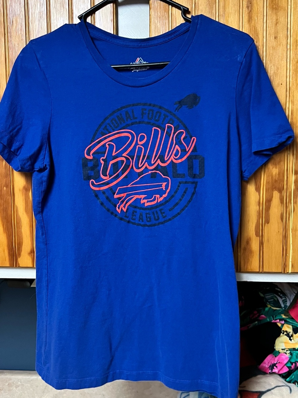 Womens Bills tshirt size XL